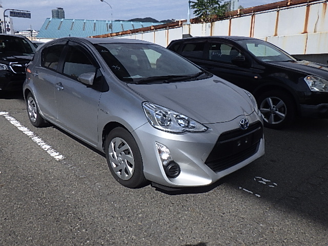 TOYOTA AQUA SILVER 2015/8 CC : 1,500 CC ( NHP10 6430637 ) | AL